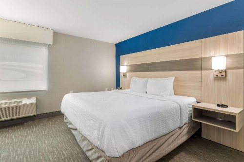 Best Western Plus Magnolia Inn & Suites image 1